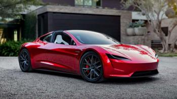 Τι γίνεται τελικά με το Tesla Roadster;  Τι γίνεται τελικά με το Tesla Roadster;